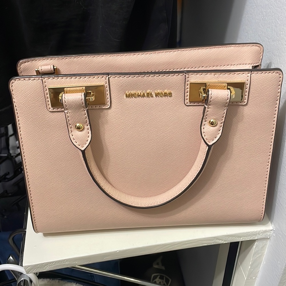 Michael Kors Quinn small satchel pink